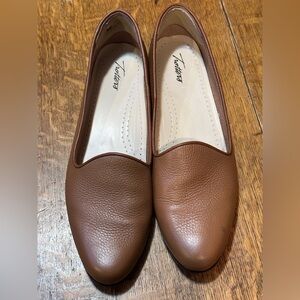 Trotters women’s flats sz 12‎ brown tan